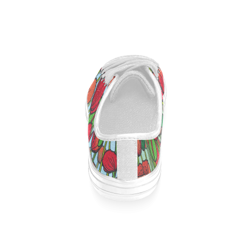 field of poppy flowers red floral cartoon Women's Classic Canvas Shoes (Model 018)