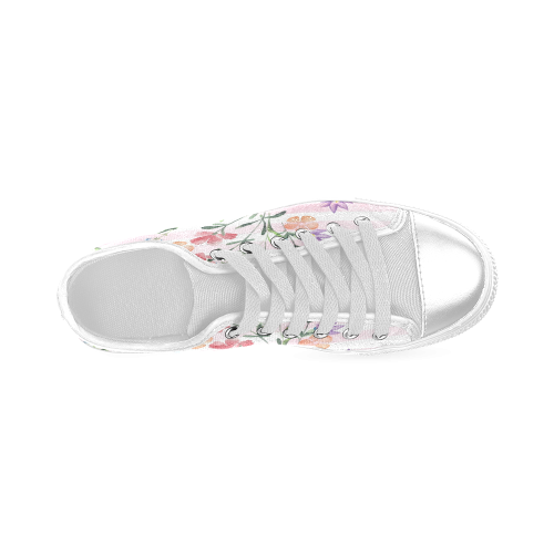 Delicate Wildflowers Women's Classic Canvas Shoes (Model 018)