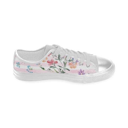 Delicate Wildflowers Women's Classic Canvas Shoes (Model 018)
