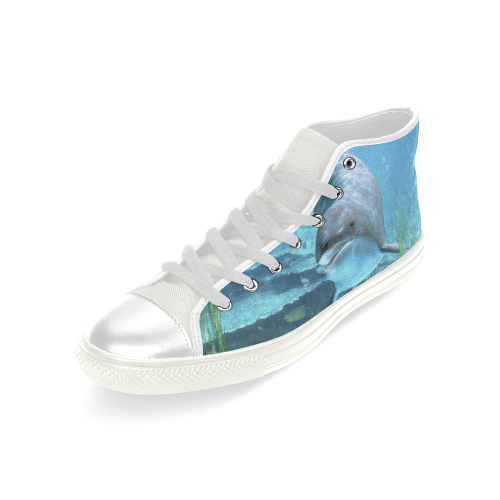 A proud dolphin swims in the ocean Men’s Classic High Top Canvas Shoes (Model 017)