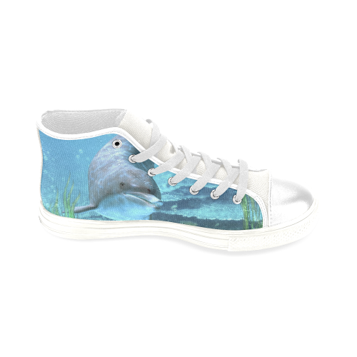 A proud dolphin swims in the ocean Men’s Classic High Top Canvas Shoes (Model 017)