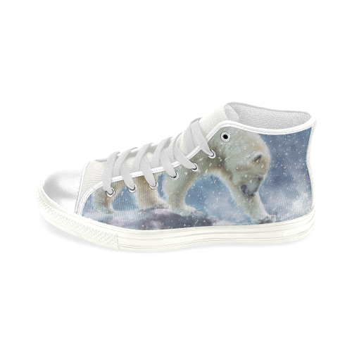 A polar bear at the water Men’s Classic High Top Canvas Shoes (Model 017)