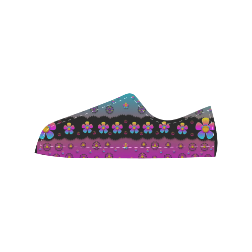 Rainbow  big flowers in peace for love and freedom Women's Classic Canvas Shoes (Model 018)