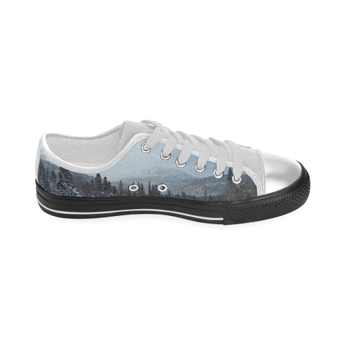 Winter Wonderland Women's Classic Canvas Shoes (Model 018)