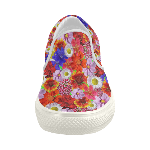 Delightful Daisies Women's Slip-on Canvas Shoes (Model 019)
