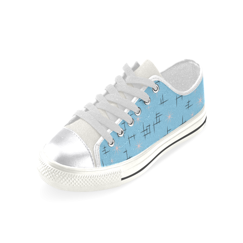 Atomic Age Lines and Pink Retro Stars on Baby Blue Women's Classic Canvas Shoes (Model 018)