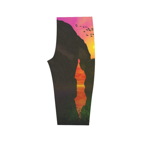 Wonderful sunset over the sea Hestia Cropped Leggings (Model L03)
