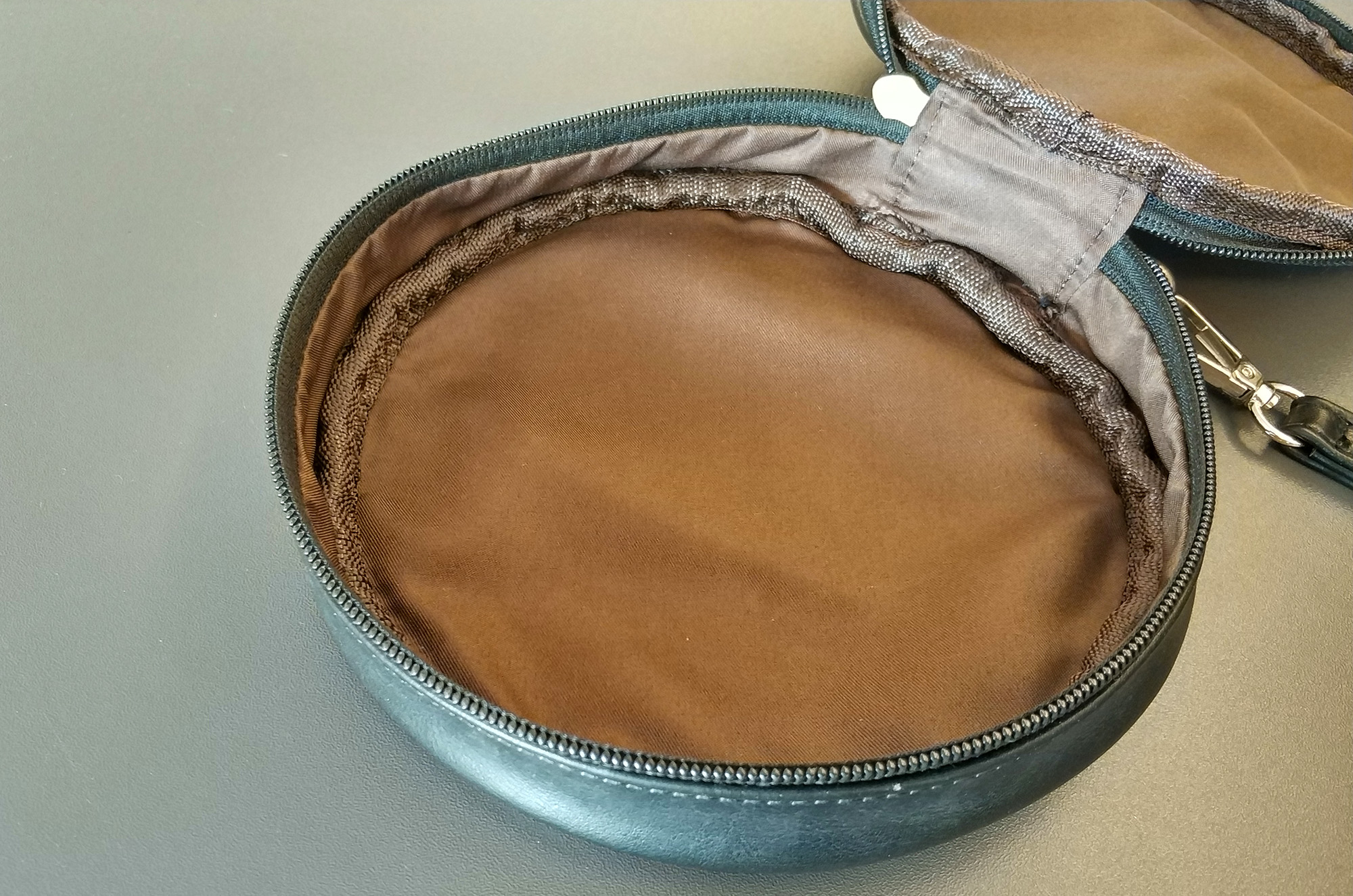 ArtsAddCustom Round Makeup Bag