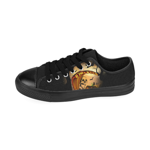 Funny halloween design with skull and pumpkin Men's Classic Canvas Shoes/Large Size (Model 018)