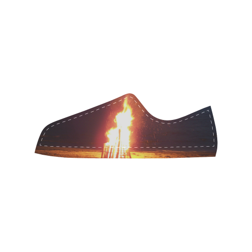 Beach Bonfire Blazing Women's Classic Canvas Shoes (Model 018)