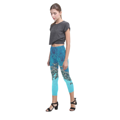 Vintage design with lion Capri Legging (Model L02)