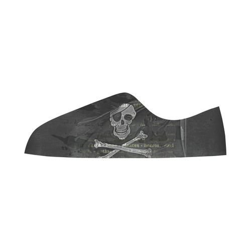 Vintage Skull Pirates Flag Women's Canvas Zipper Shoes/Large Size (Model 001)