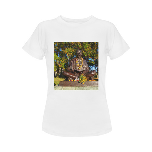 Mahatma Gandhi Women's Classic T-Shirt (Model T17）