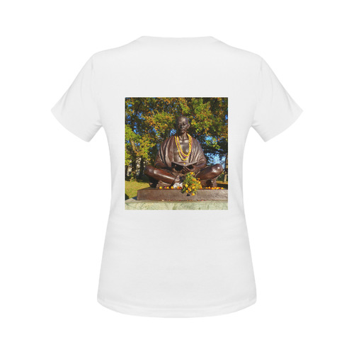 Mahatma Gandhi Women's Classic T-Shirt (Model T17）