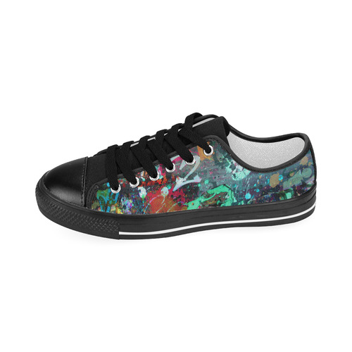 Graffiti Wall and Paint Splatter Men's Classic Canvas Shoes (Model 018)