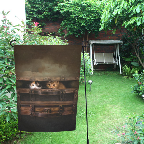 Little cute kitten in an old wooden case Garden Flag 12‘’x18‘’（Without Flagpole）