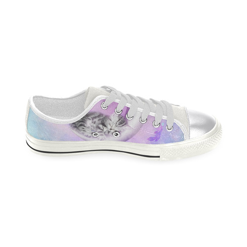 Cute sleeping kitten Women's Classic Canvas Shoes (Model 018)