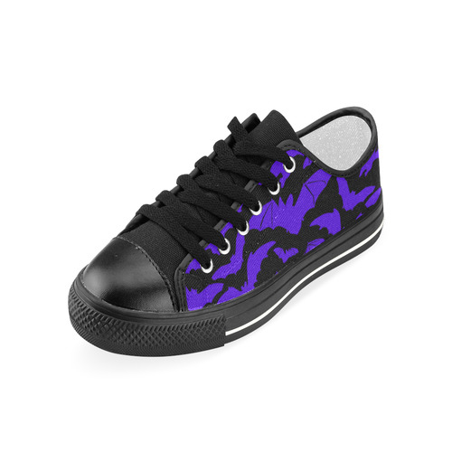 Purple bats l Women's Classic Canvas Shoes (Model 018)