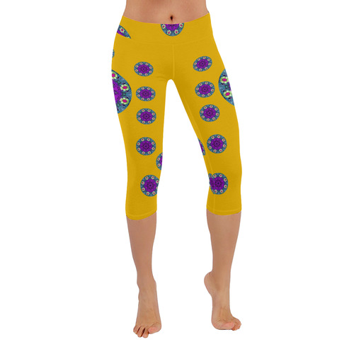 Sweet as candy and yellow Women's Low Rise Capri Leggings (Invisible Stitch) (Model L08)