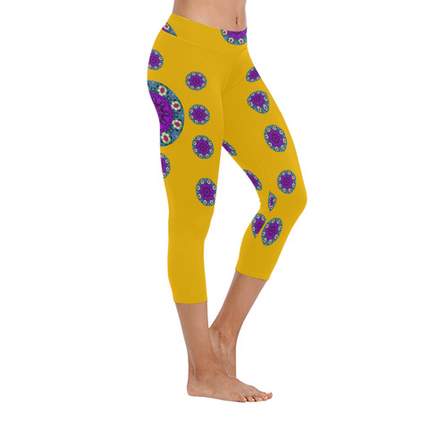 Sweet as candy and yellow Women's Low Rise Capri Leggings (Invisible Stitch) (Model L08)