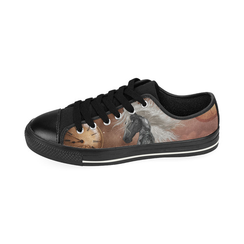 Amazing steampunk horse, silver Men's Classic Canvas Shoes (Model 018)