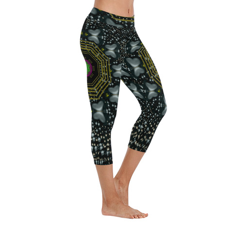 Leaf earth and heart butterflies in the universe Women's Low Rise Capri Leggings (Invisible Stitch) (Model L08)