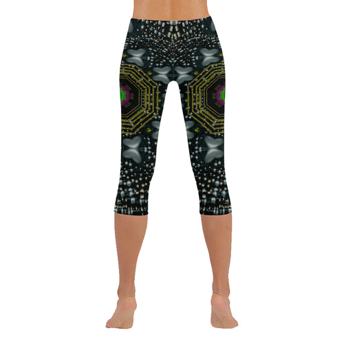 Leaf earth and heart butterflies in the universe Women's Low Rise Capri Leggings (Invisible Stitch) (Model L08)