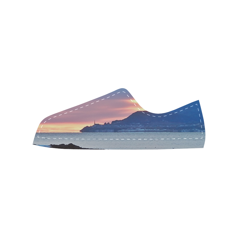Sunrise in Tourelle Women's Classic Canvas Shoes (Model 018)