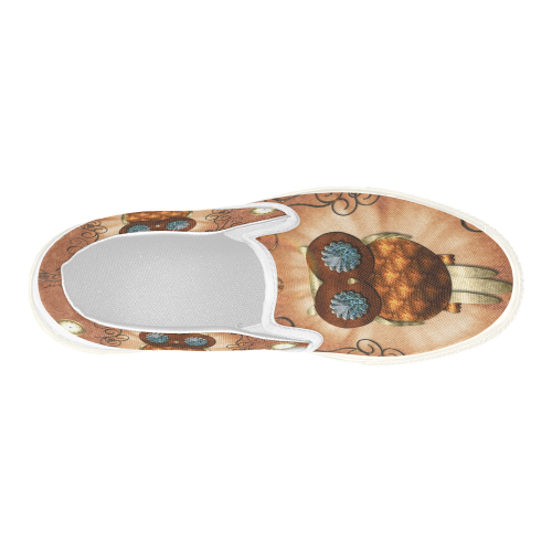 Steampunk, cute owl Women's Slip-on Canvas Shoes (Model 019)
