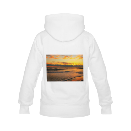 Stunning sunset on the beach Women's Classic Hoodies (Model H07)