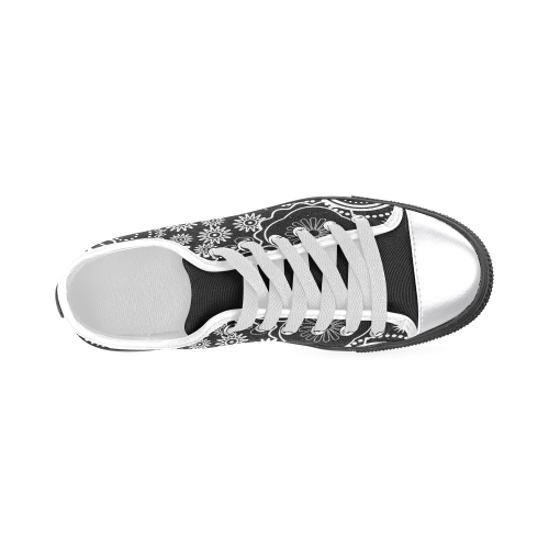 black and white ornament Women's Classic Canvas Shoes (Model 018)