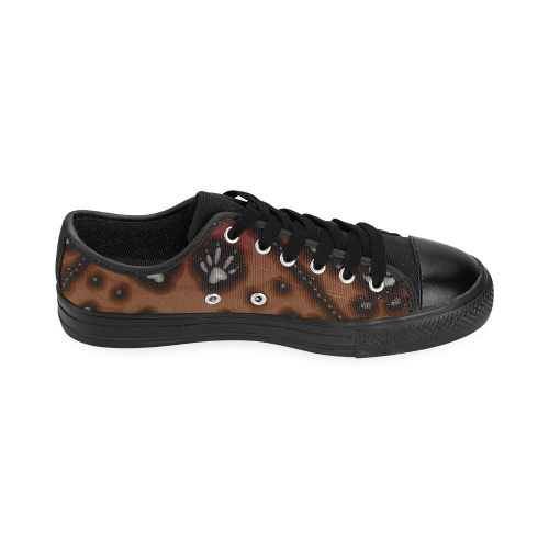 Footprints from several animals Men's Classic Canvas Shoes (Model 018)