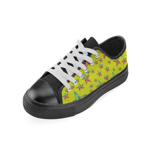 Flower Power Stars Men's Classic Canvas Shoes (Model 018)