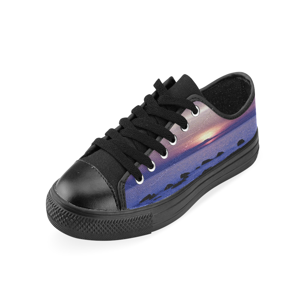Blue and Purple Sunset Men's Classic Canvas Shoes (Model 018)