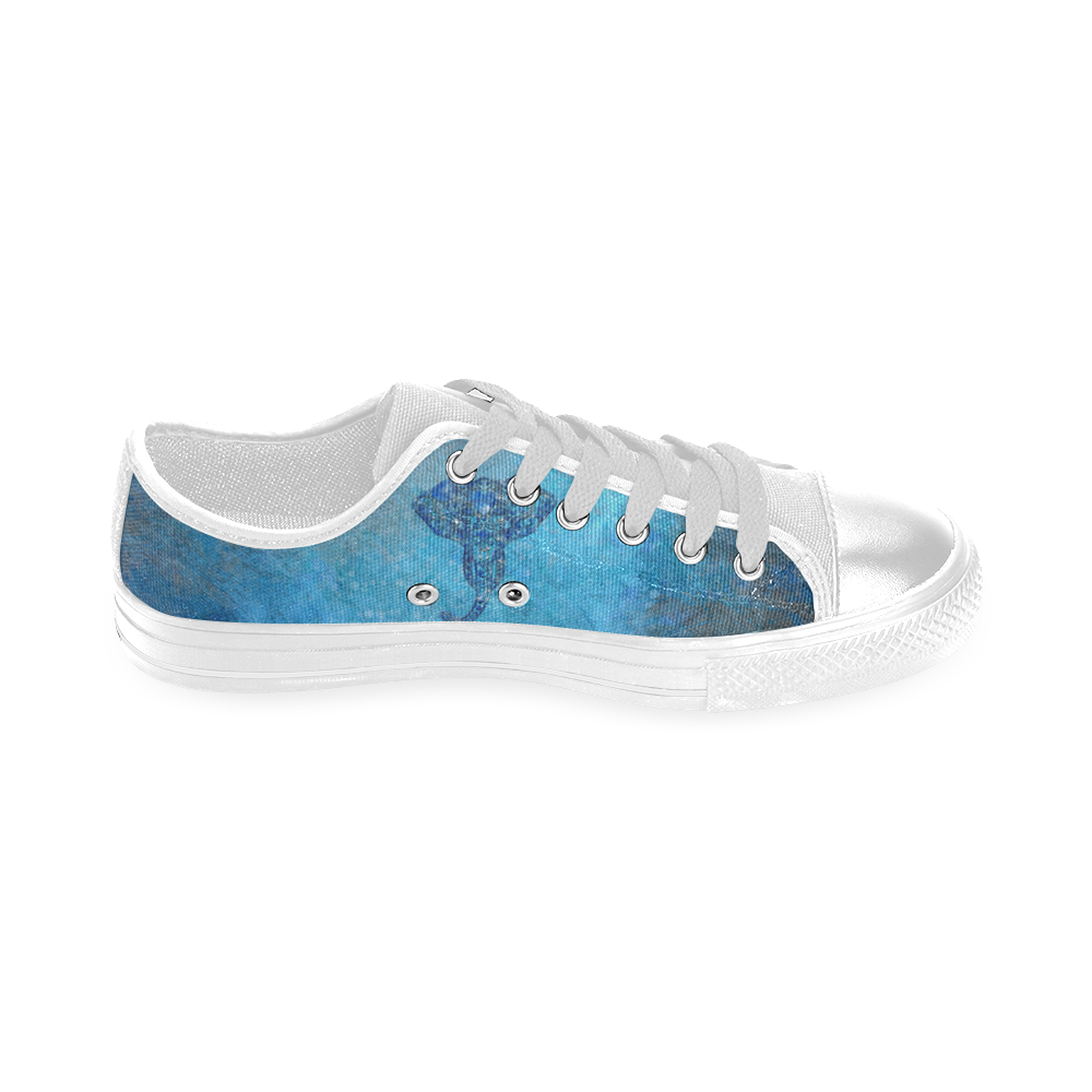 A blue watercolor elephant portrait in denim look Men's Classic Canvas Shoes (Model 018)