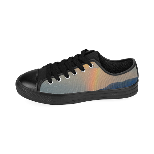 Rainbow Walk Men's Classic Canvas Shoes (Model 018)