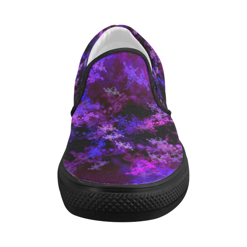 Lavender Skulls Women's Slip-on Canvas Shoes (Model 019)