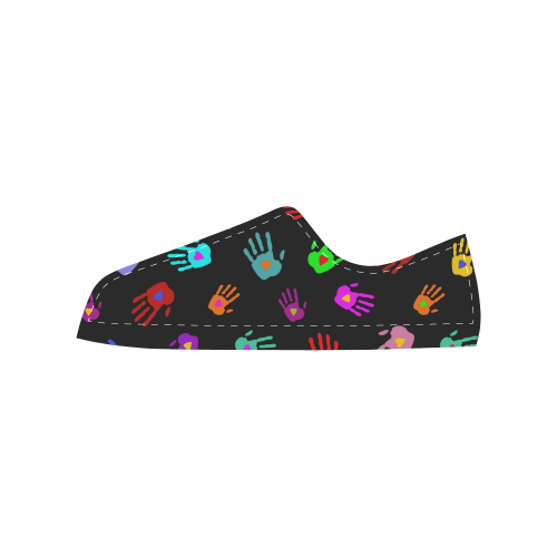 Multicolored HANDS with HEARTS love pattern Men's Classic Canvas Shoes (Model 018)