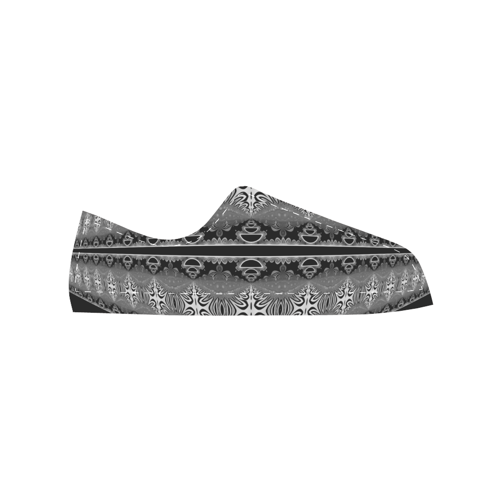 Kaleidoscope Fractal BORDER black white grey Men's Classic Canvas Shoes (Model 018)