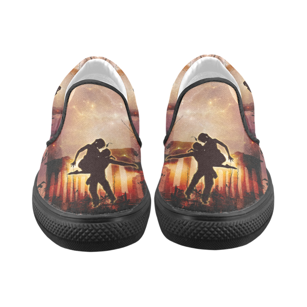 Dancing couple in the night Women's Unusual Slip-on Canvas Shoes (Model 019)