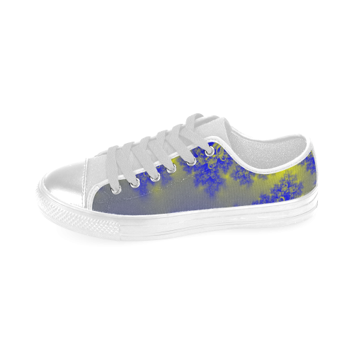 Sunlight Dancing on The Frosty Lagoon Fractal Men's Classic Canvas Shoes (Model 018)