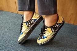 Classic Women's Canvas Low Top Shoes (Model E001-4)