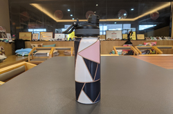 Insulated Water Bottle with Dual-Use Lid (18oz)