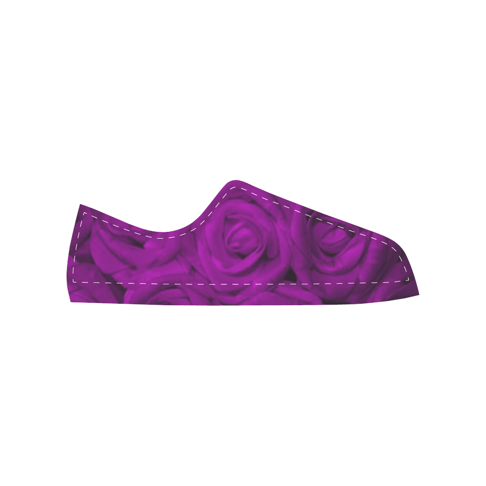 gorgeous roses O Men's Classic Canvas Shoes (Model 018)