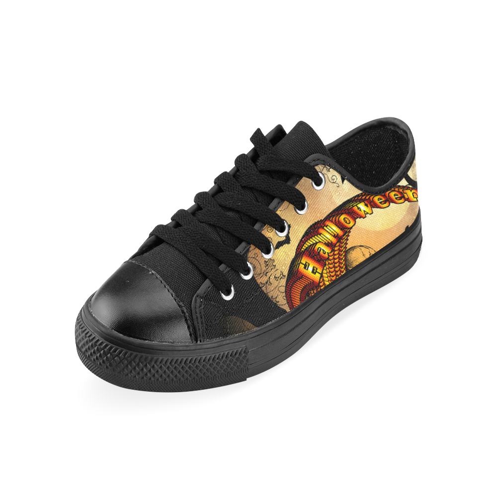 Funny halloween design with skull and pumpkin Men's Classic Canvas Shoes/Large Size (Model 018)