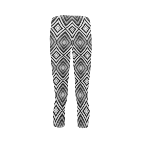 black and white diamond pattern Capri Legging (Model L02)