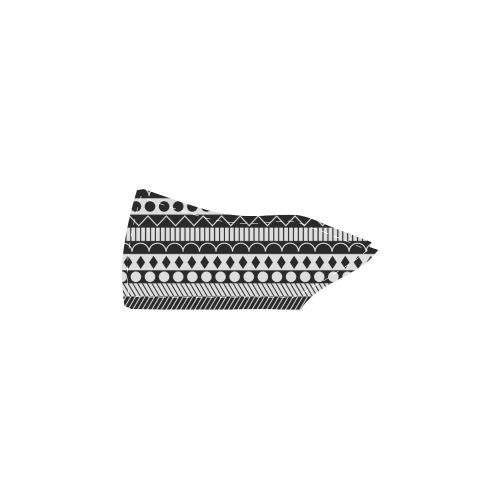 Black and White Funky Stripes by ArtformDesigns Men's Slip-on Canvas Shoes (Model 019)