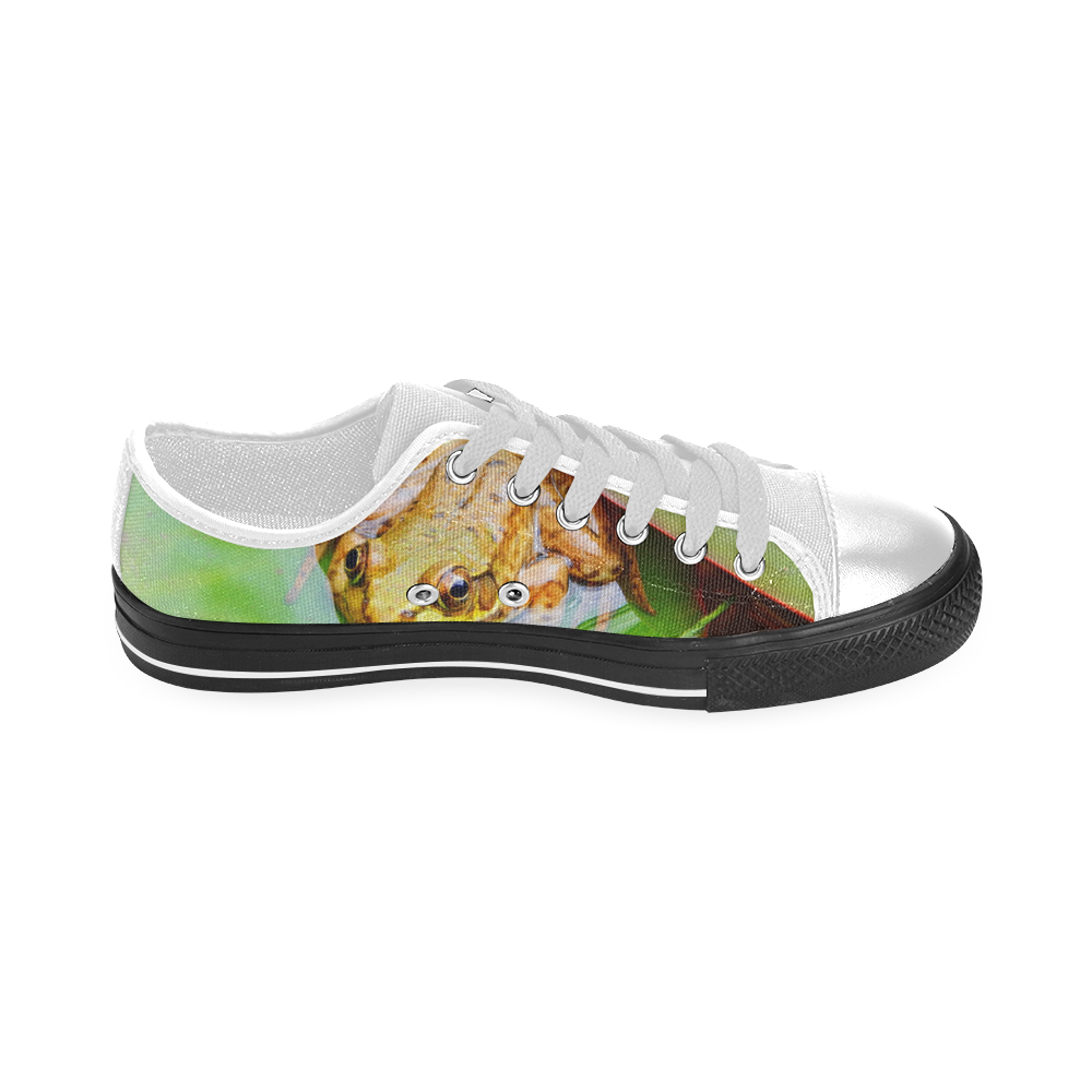 Frog on a Lily-pad Men's Classic Canvas Shoes (Model 018)