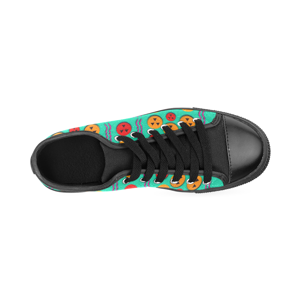 Pumkins dancing in the season pop art Men's Classic Canvas Shoes/Large Size (Model 018)