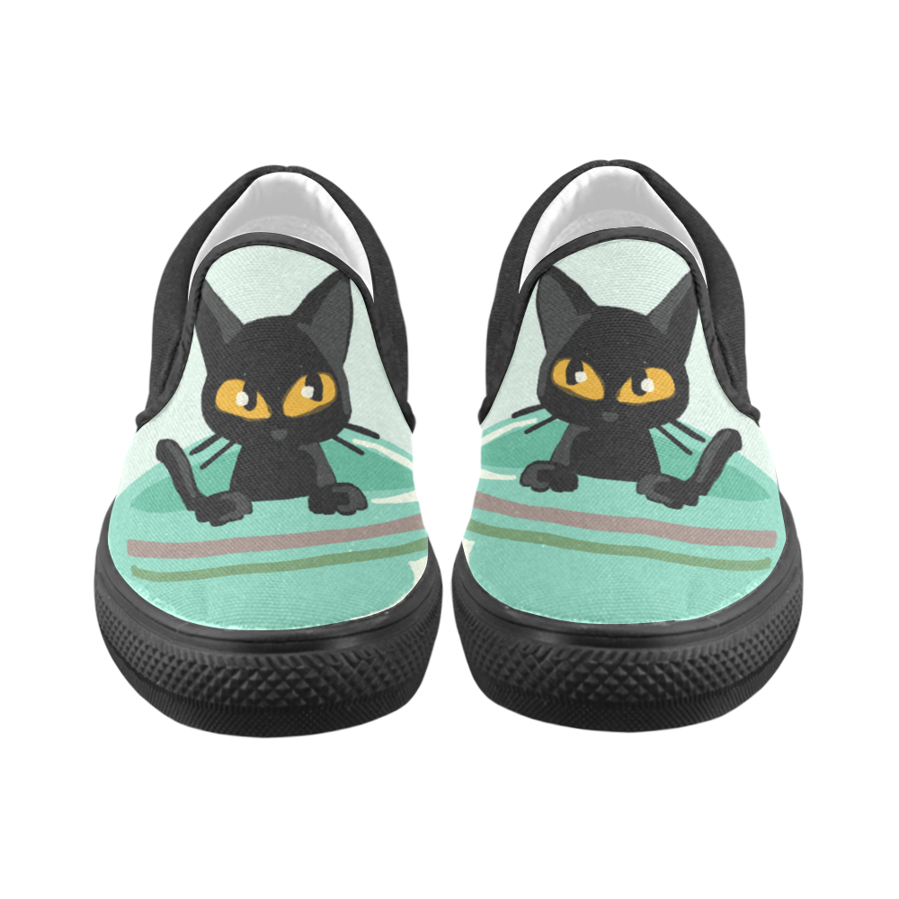 Cat in cup Women's Unusual Slip-on Canvas Shoes (Model 019)